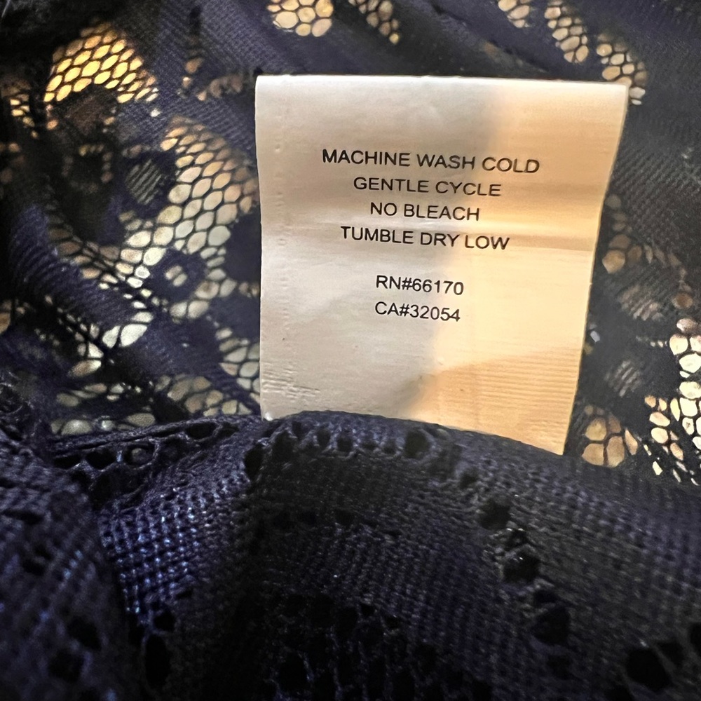 Blue Tassel Navy Lace Women Top 3/4 Sleeves Flare Waist NWT Size Medium - Picture 8 of 9